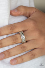 Load image into Gallery viewer, FLOWERBED and Board - Silver Ring