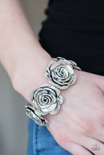 Load image into Gallery viewer, Floral Flamboyancy - Green Bracelet