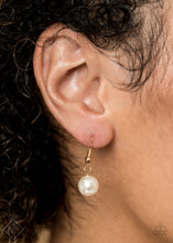 Load image into Gallery viewer, Pearly Prosperity - Gold Necklace