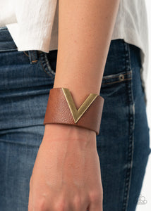 Claws Out - Brown Snap Bracelet