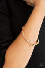 Load image into Gallery viewer, Standout Shine - Gold Bracelet