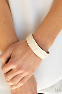 Country Craft Time - Brown Snap Bracelet
