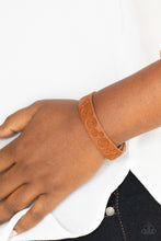 Load image into Gallery viewer, Follow The Wildflowers - Brown Snap Bracelet