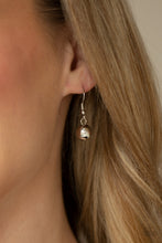 Load image into Gallery viewer, Gallery Goddess - Silver Necklace