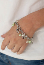 Load image into Gallery viewer, Retreat into Romance - Green Bracelet