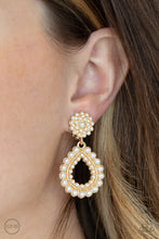 Load image into Gallery viewer, Discerning Droplets - Gold Earrings