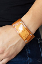 Load image into Gallery viewer, Geo Glamper - Brown Snap Bracelet