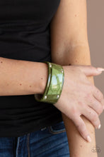 Load image into Gallery viewer, Geo Glamper - Green Snap Bracelet