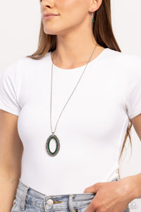 Villa Vixen - Green Necklace