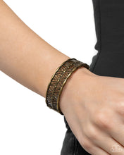 Load image into Gallery viewer, ESCAPADE Artist - Brass Bracelet