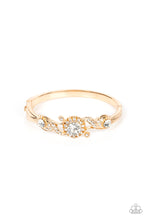 Load image into Gallery viewer, Expert Elegance - Gold Bracelet