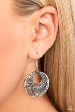 Load image into Gallery viewer, Western Beau - Silver Earrings