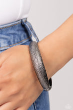 Load image into Gallery viewer, Rippling Reunion - Black Gunmetal Bracelet