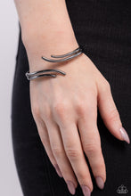 Load image into Gallery viewer, Elven Elegance - Black Gunmetal Bracelet