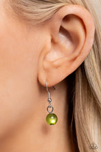 Load image into Gallery viewer, Dewy Disposition - Green Necklace