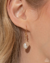 Load image into Gallery viewer, Cubed Cameo - Gold Necklace
