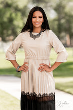 Load image into Gallery viewer, The Tina - 2020 Zi Collection Signature Series Necklace