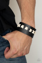 Load image into Gallery viewer, Metro Mustang - Black Snap Bracelet