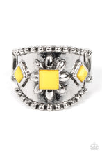 Load image into Gallery viewer, Daisy Diviner - Yellow Ring