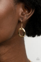 Load image into Gallery viewer, Gallery Artisan - Gold Necklace